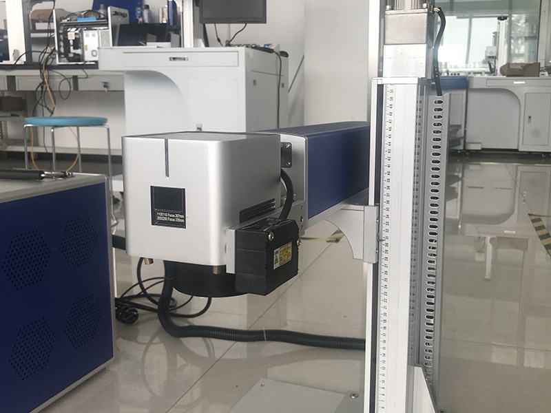 Color laser marking machine with MOPA optical fiber laser sources
