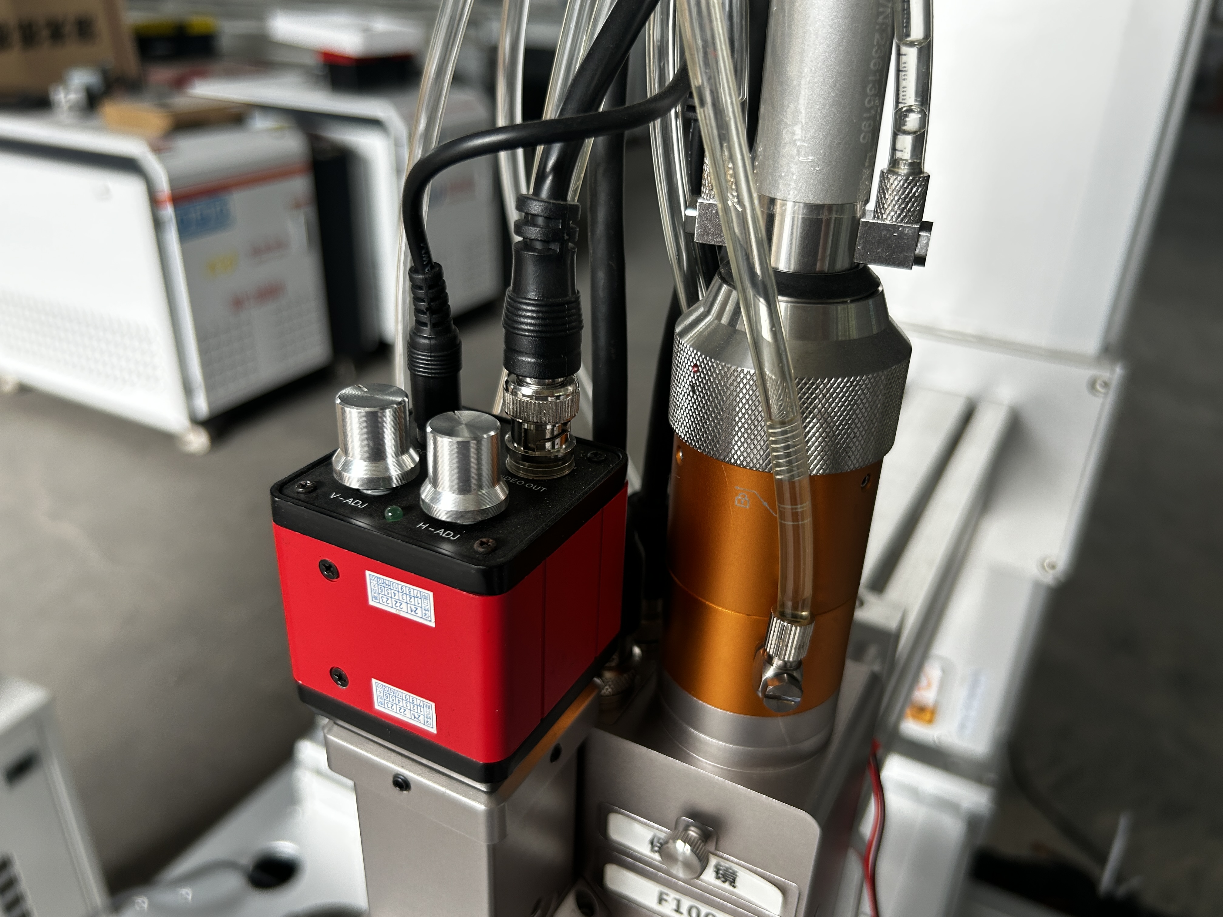 Multi -axis platform automatic welding machine