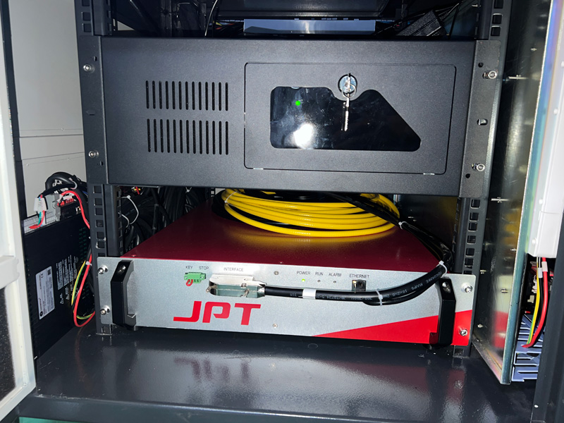 Multi -axis platform automatic welding machine