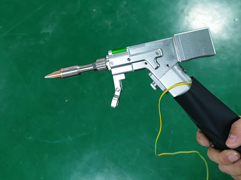 Cold -cold portable laser welding machine