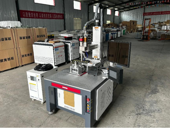 Multi -axis platform automatic welding machine
